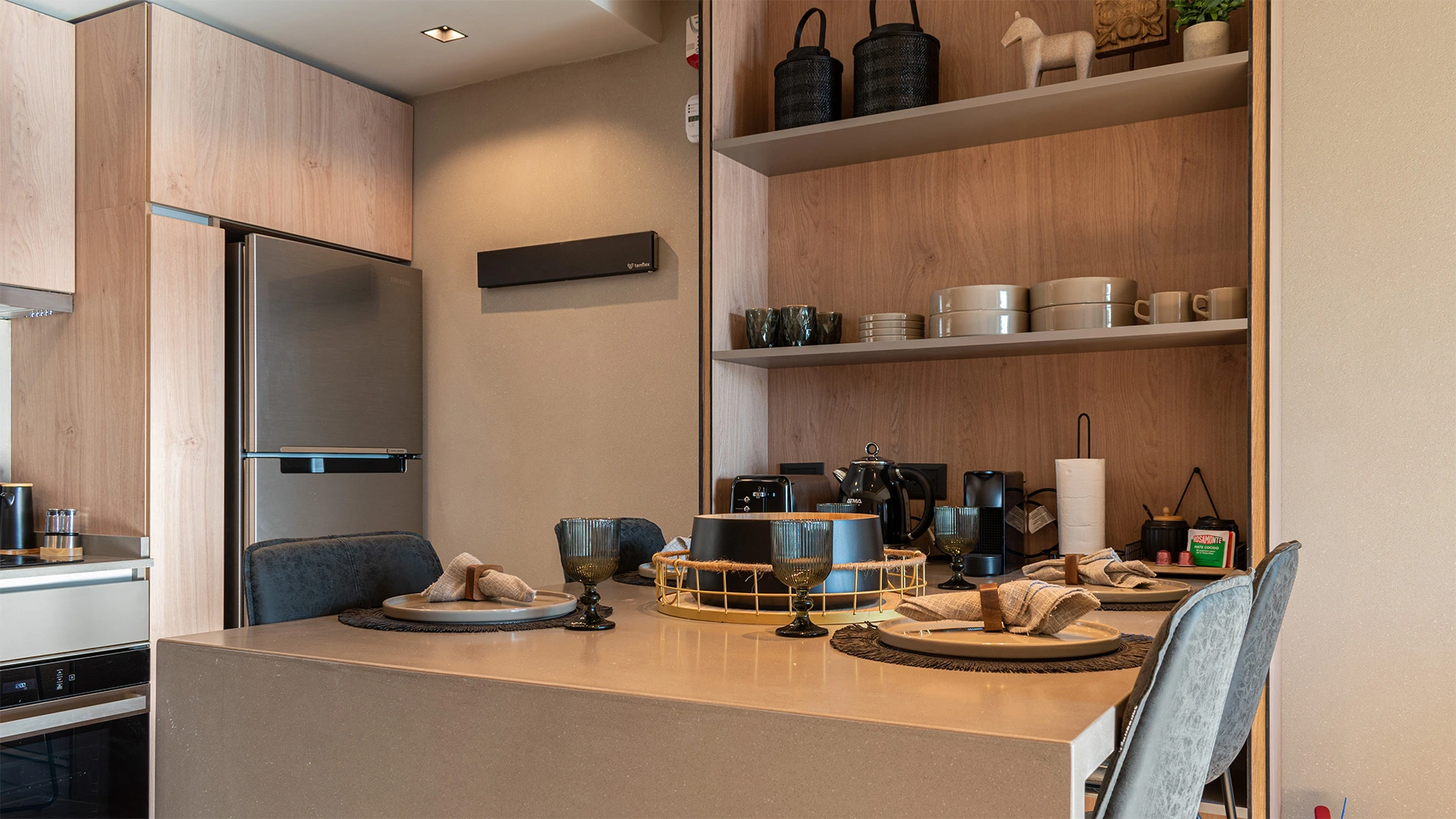 Fotografía del comedor departamento Lake 1A