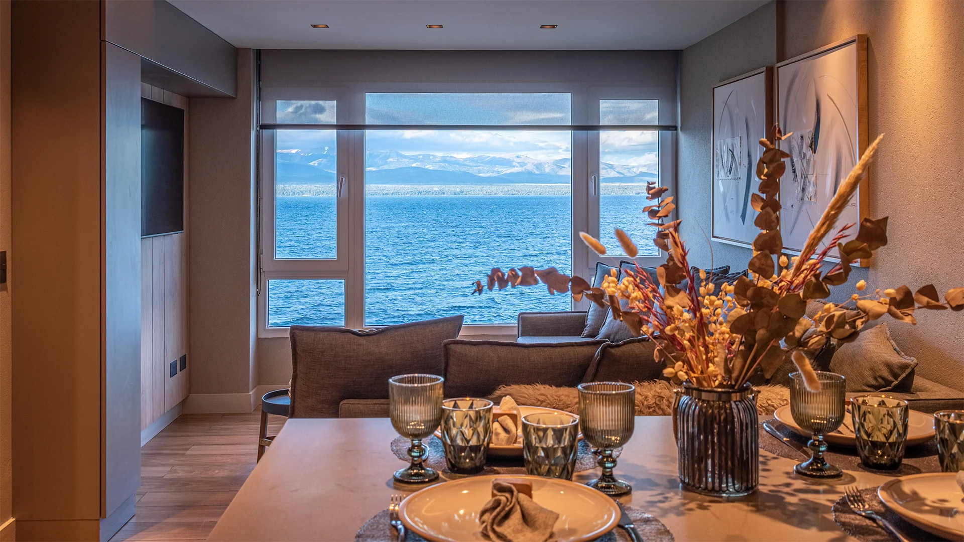 Fotografía del comedor departamento Lake 4E